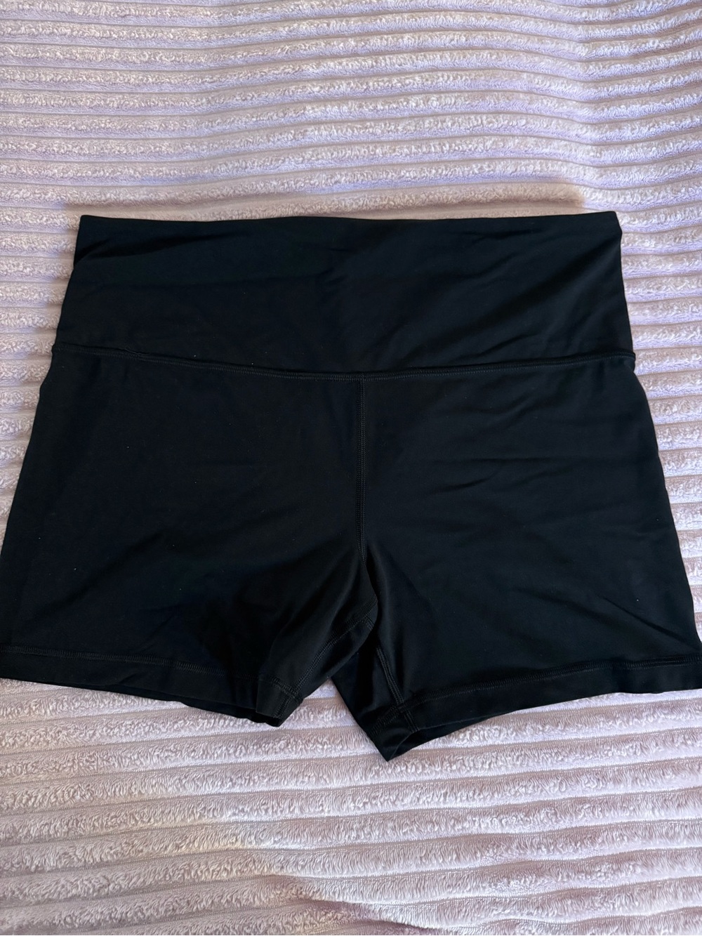 ATHLETA- Elation Ultra High Rise 5" Short